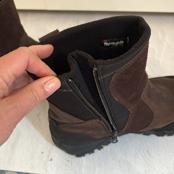 Merrell Fullbench Thinsulate Side Zip Tactical boots in brown suede and black. - Picture 6 of 10